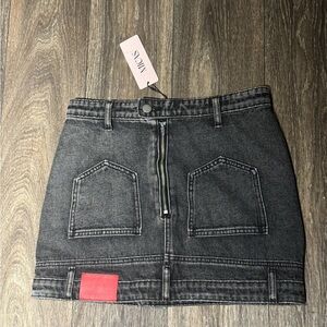 Stylish Mini Skirt with Red Detail